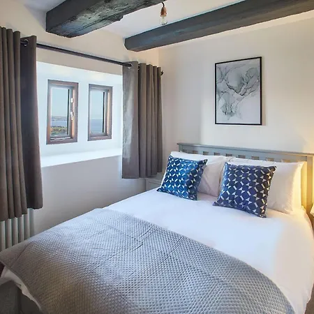 Host & - The Coach House Semesterbostad