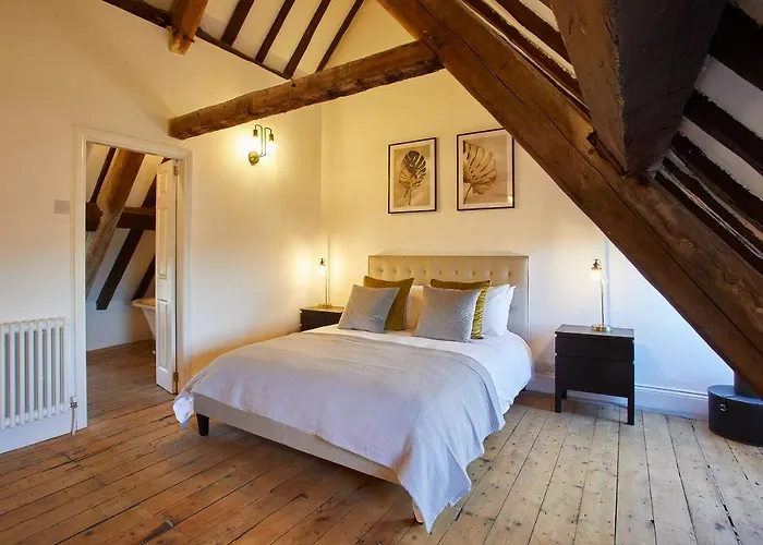 Host & - The Coach House Semesterbostad