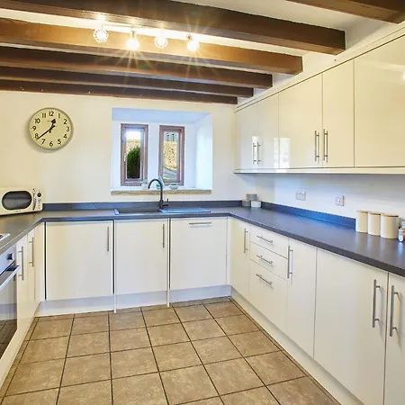 Host & - The Coach House Γουίτμπι